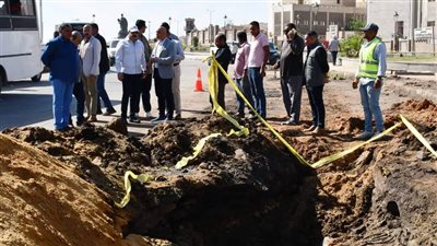 محافظ أسوان يوجه بسرعة إحلال وتجديد خطوط مياه الشرب والصرف 