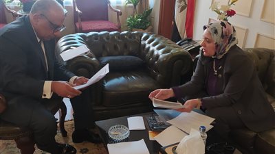 ننشر كواليس حل أزمة عمال مصنع كيما أسوان بلقاء مع الوزير (خاص)