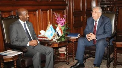 القصير ووزير الثروة السمكية الصومالي يبحثان التعاون في مجال الاستزراع السمكي