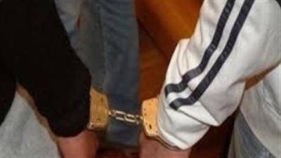 ضبط عاطلين سرقا مبالغ مالية من السيدات في الزيتون 