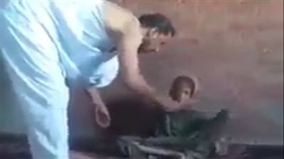 عقوق الوالدين بفاقوس.. تفاصيل ضرب رجل لوالدته المسنة بالشرقية 