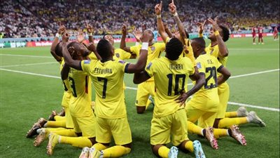 الإكوادور تتقدم على قطر بثنائية 