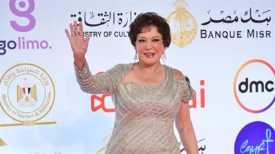 90 صورة لـ«نجوم الفن» على «الريد كاربت» في ختام «القاهرة السينمائي»