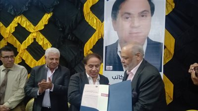 العودة إلى الجذور.. «ثقافة دمياط» تحتفى بالشاعر أحمد الشهاوى