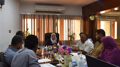 آخر تطورات مشروعات مجمع الصناعات الغذائية ومحطة النقل البرى بوادى كركر بأسوان