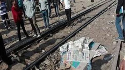 مصرع طالبة أسفل عجلات قطار الصعيد بمزلقان كفر المنصورة بالمنيا 
