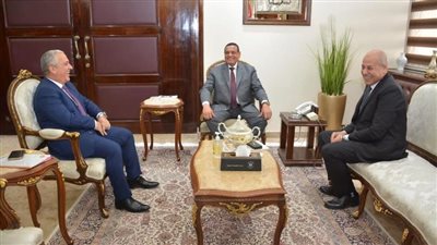 وزير التنمية المحلية يستقبل رئيس الهيئة الوطنية للصحافة
