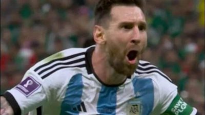 ميسي يسجل في فوز الأرجنتين على المكسيك ويتساوى مع مارادونا في هذا الرقم