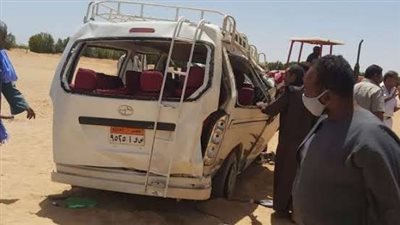 قائمة باسماء المصابين.. حادث بشع لـ«ميكروباص» على «صحراوى أسوان»