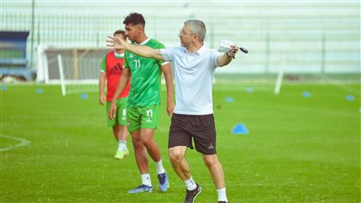 قبل ساعات من مباراة الاتحاد تطورات جديدة في عقد المدير الفني للفلاحين