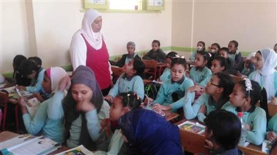 تعليق هام لـ«غادة أبو زيد» عن مدرسة العروبة فى أسوان