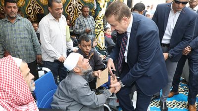 محافظ المنوفية يلتقي بـ120حالة إنسانية من الأسر الأولي بالرعاية 