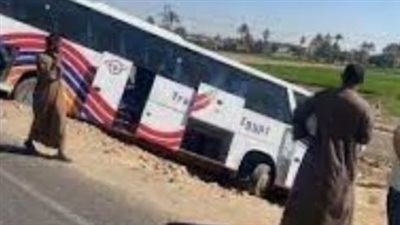 مصرع وإصابة 16 طالب وطالبة في حادث مروع بقنا 