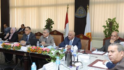 مجلس جامعة الزقازيق يناقش الخطة الشاملة للتحول إلى الجيل الرابع