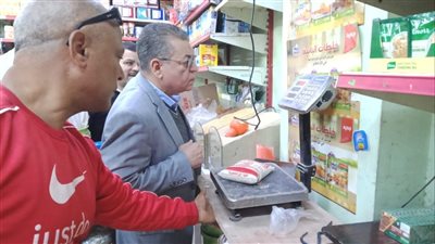 بدء أعمال تجميل وتطوير 3 ميادين بملوي وتحرير 28 محضر مخالف