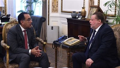 اجتماع هام لرئيس مجلس الوزراء مع محافظ البنك المركزي