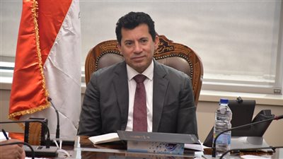 وزير الشباب والرياضة يتابع ملفات عمل الوزارة من العاصمة الإدارية الجديدة