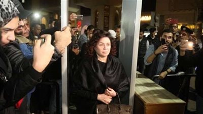 إلهام شاهين وميرفت أمين وإدوارد في عزاء مفيد فوزي (صور)