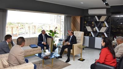 محافظ أسوان يلتقى القنصل العام لروسيا الإتحادية لبحث سبل التعاون بالمجال السياحى 