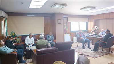 الشباب والرياضة تعقد اجتماعًا لتكثيف المشروعات والبرامج بمراكز شباب مصر