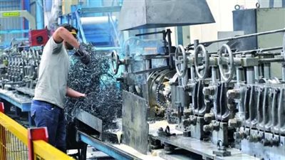 مستثمرو العاشر يبحثون مع 