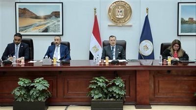 وزير الآثار يجتمع مع ممثلي هيئة التنشيط السياحي لبحث مشاكل العاملين