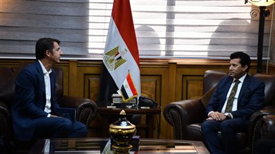 وزير الشباب يبحث التعاون مع 