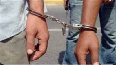 بدافع الانتقام.. شقيقان يشوهان وجه طالب جامعي بالأسلحة البيضاء في روض الفرج 