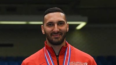 وزير الرياضة يهنئ علاء أبو القاسم لتتويجه ببرونزية كأس العالم لسلاح الشيش