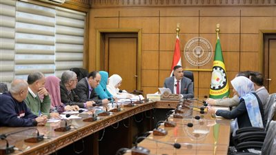 محافظ الدقهلية يوجه بدراسة عدد من مقترحات تشغيل الأتوبيس النهرى