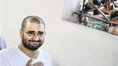 كأس العالم كلمة السر.. وزارة الداخلية تفاجيء السجين علاء عبد الفتاح 