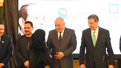 البنك الزراعي يتعاون مع محافظة قنا للإسهام في زواج 100 شاب وفتاة 