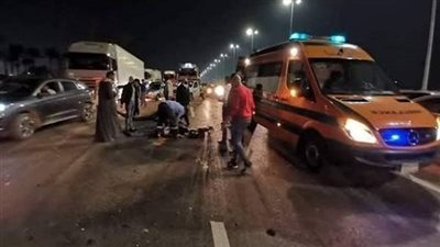 مصرع وإصابة 4 أشخاص في حادث انقلاب سيارة على الطريق بسوهاج