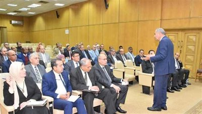  تشكيل لجنة عليا لتحديد السعر العادل للسلع الإستراتيجية