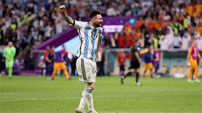 ليونيل ميسي يشيد بأداء أحد لاعبى ليفربول الإنجليزى