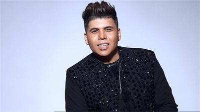 لماذا أوقفت نقابة المهن الموسيقية عمر كمال عن الغناء؟