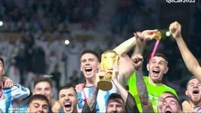 نجوم الأرجنتين تحصد الجوائز الفردية ميسي الكرة الذهبية..مارتنيز القفاز الذهبي مبابي الهداف 