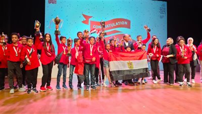 بالصور.. فوز 3 طلاب مصريين بالمركز الأول في المسابقة الدولية لـ«العباقرة» بالإمارات