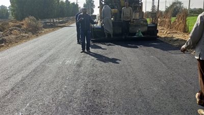 الانتهاء من رصف طريق الخريجين بطول 13 كم بمركز سمالوط بالمنيا