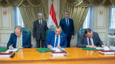 وزيرا الإنتاج الحربى والكهرباء يتفقدان أول إنتاج للحارقة (ولاعة لمحطات توليد التيار)