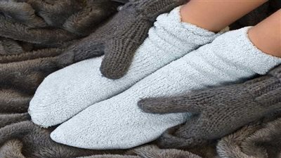 أسباب برودة الأطراف في الشتاء.. خبير يوضح