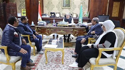 محافظ المنيا يبحث الموقف التنفيذي لمنظومة ضبط الأسعار وتوافر السلع الغذائية