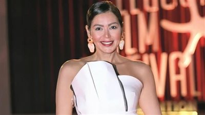 لقاء الخميسي تحتفل بـ«الكريسماس» مع زوجها وأبنائها (صور)