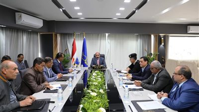 محافظ أسوان يوجه بتكثيف الحملات لضبط الأسعار ومنع الغش التجارى والإحتكار