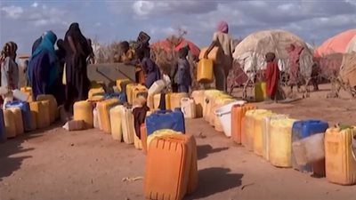 تقرير: انحسار مصادر مياه الشرب أخطر نتائج التغير المناخي في إفريقيا.. فيديو