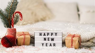 أجمل رسائل تهنئة العام الجديد 2023 على فيسبوك