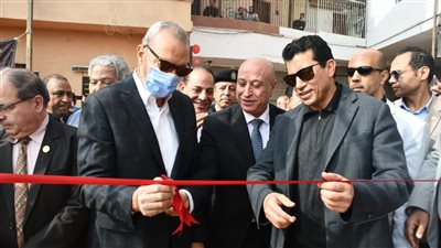 وزير الشباب ومحافظ القليوبية يفتتحان ملعب قانونى وآخر متعدد بالقناطر الخيرية 