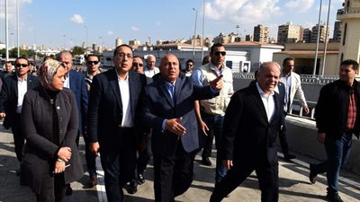 رئيس الوزراء يتفقد مشروع إنشاء كباري فوق أهوسة المالح
