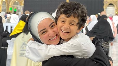 هلا رشدي تغني داخل الحرم النبوي بعد أزمة فيديو الكعبة