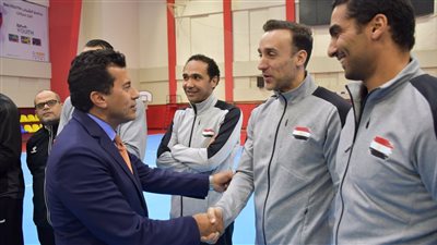 وزير الرياضة يحفز منتخب اليد قبل المشاركة بدورة فرنسا الودية الدولية